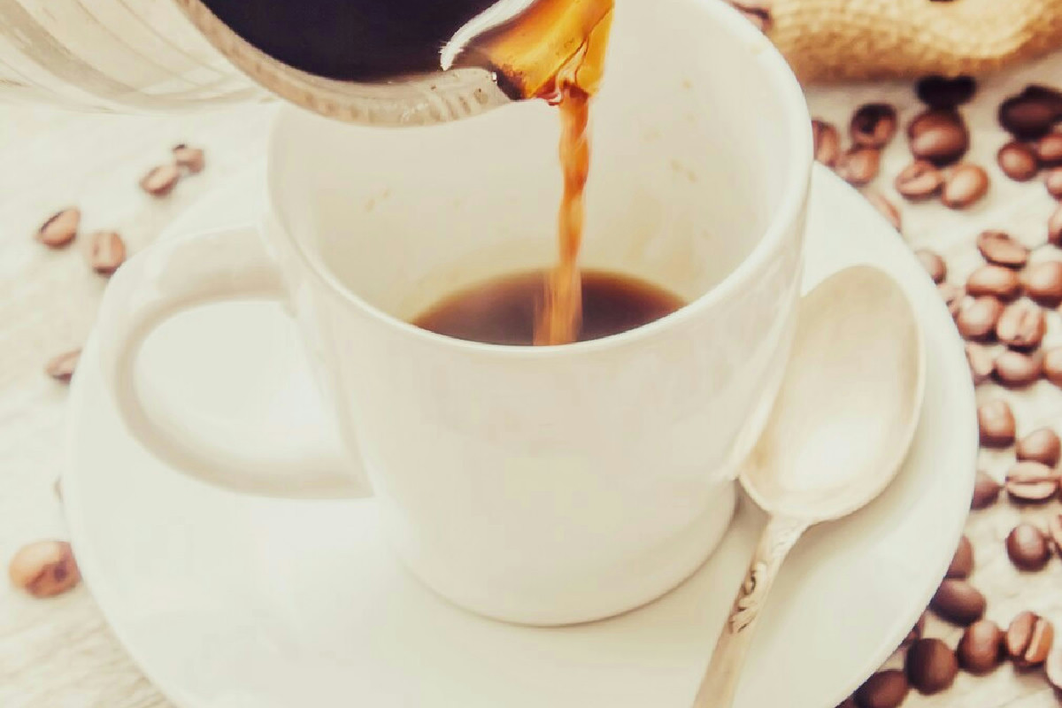 Bere caffè durante l’influenza: effetti positivi o rischi da considerare per la guarigione