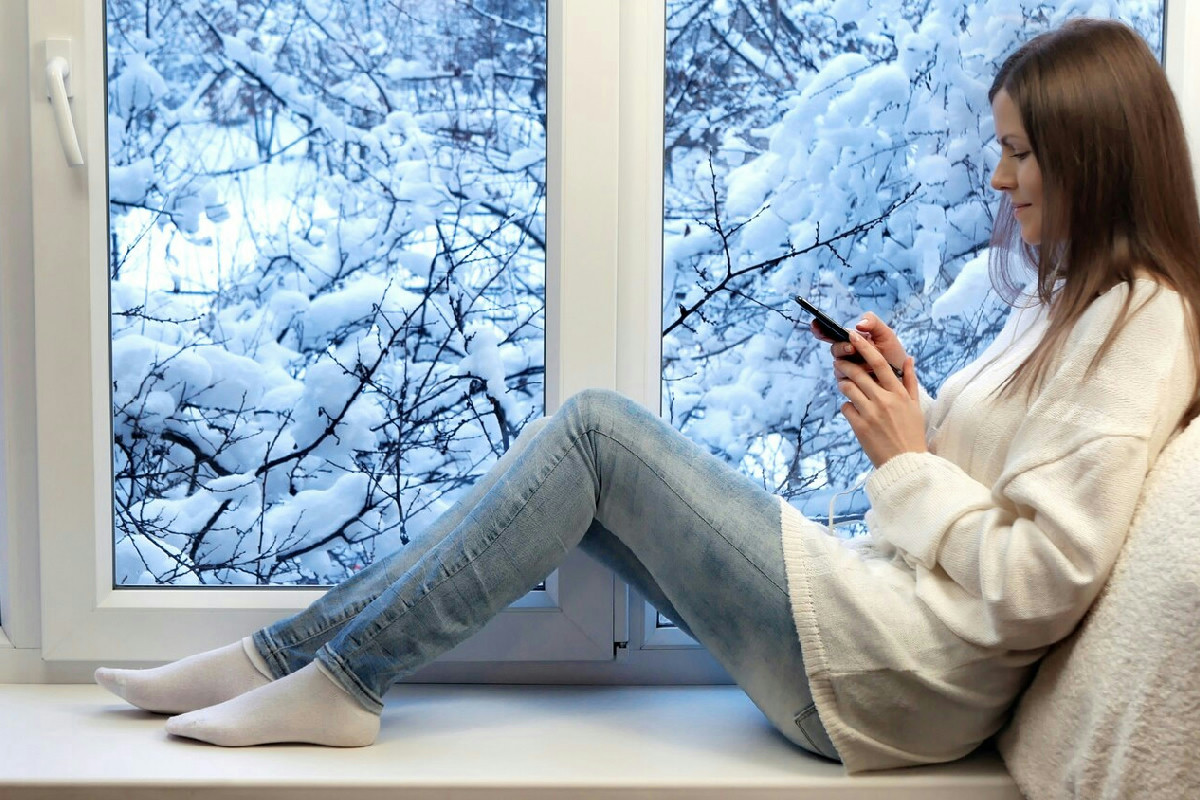 Finestra che lascia passare aria fredda: il rimedio efficace per eliminare gli spifferi