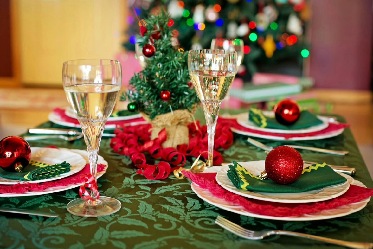 Organizzare la cena di Natale perfetta: consigli per creare un’atmosfera elegante e rilassante