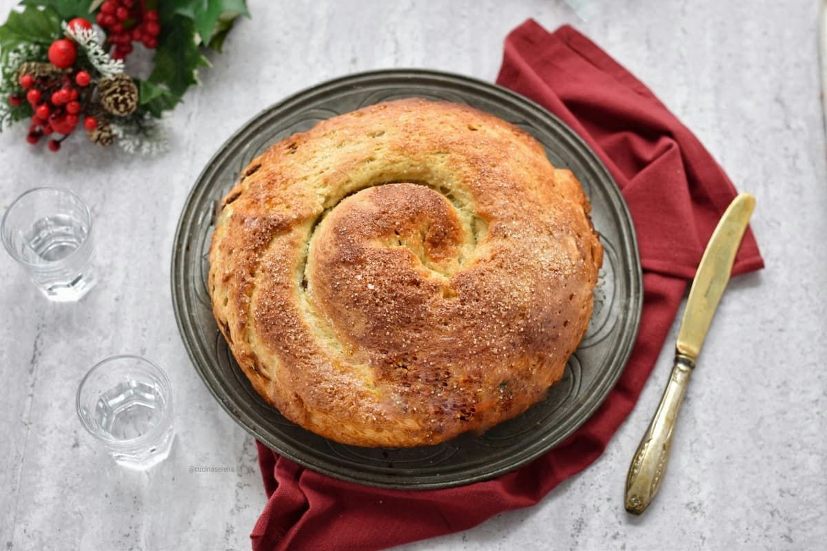 Perché la gubana, il dolce friulano, è preferita al panettone in molte case durante il Natale?