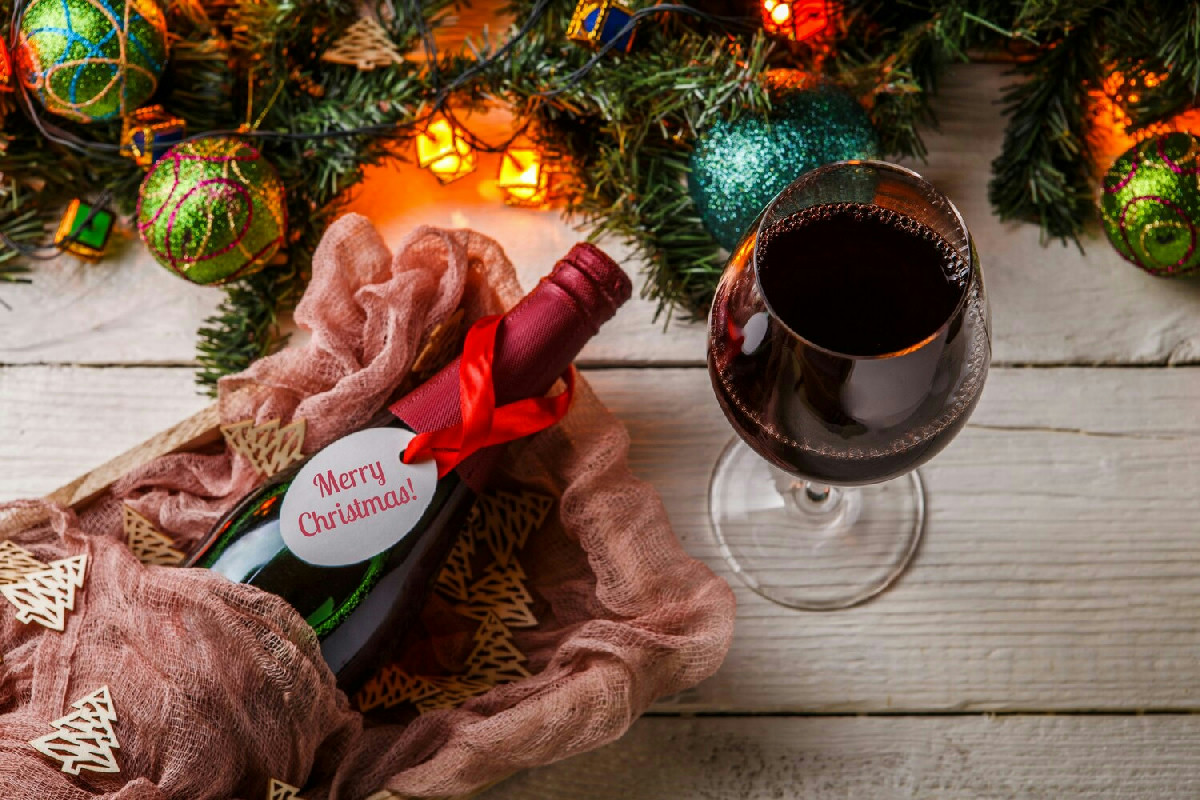 Perché molti sbagliano il vino a Natale? Il segreto per un abbinamento sempre perfetto