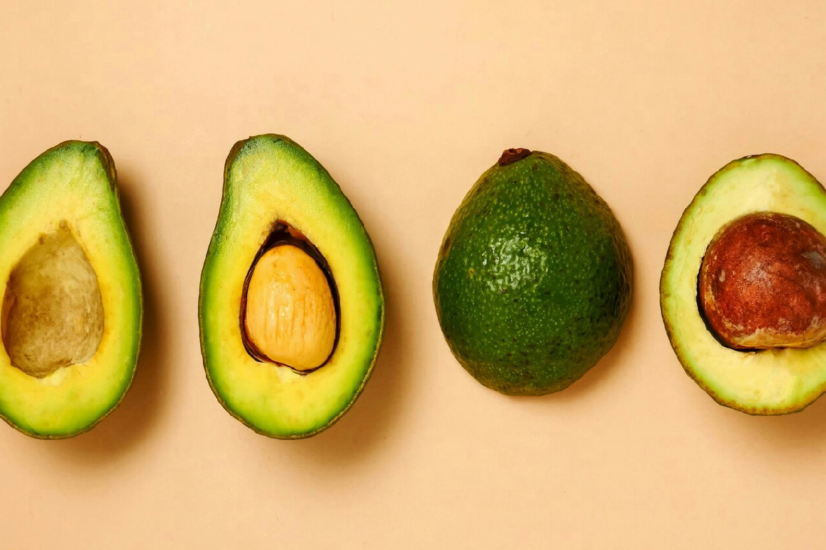 Perché il tuo avocado tagliato annerisce così in fretta? Ho trovato una soluzione pratica