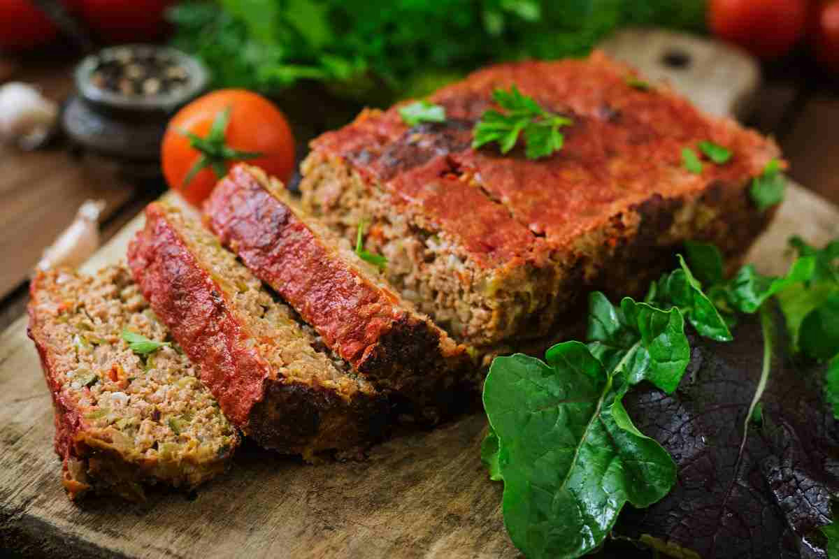 Quando la tradizione diventa sapore: il polpettone della nonna che incanta a ogni morso