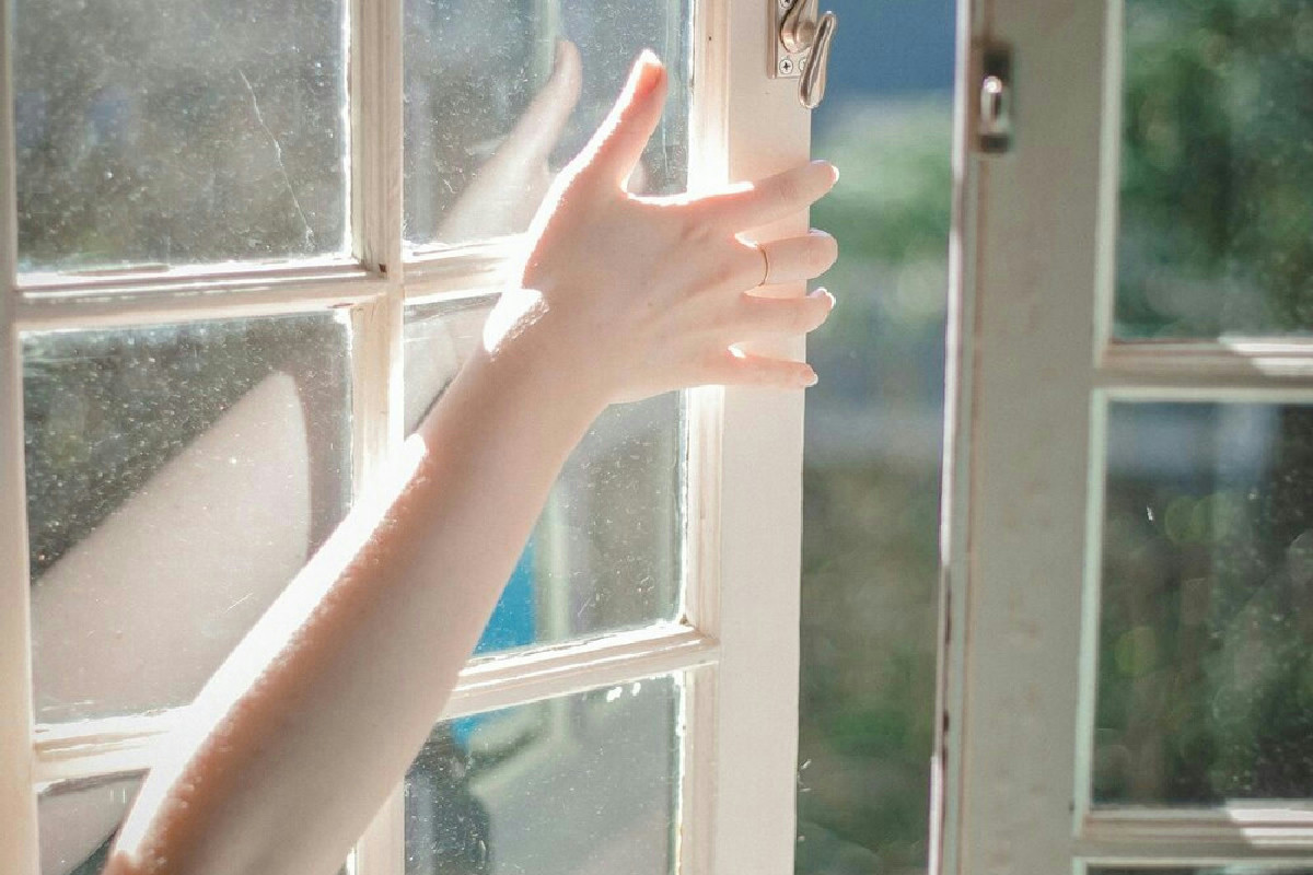 Questo momento per aprire le finestre in inverno evita sprechi e migliora il comfort in casa